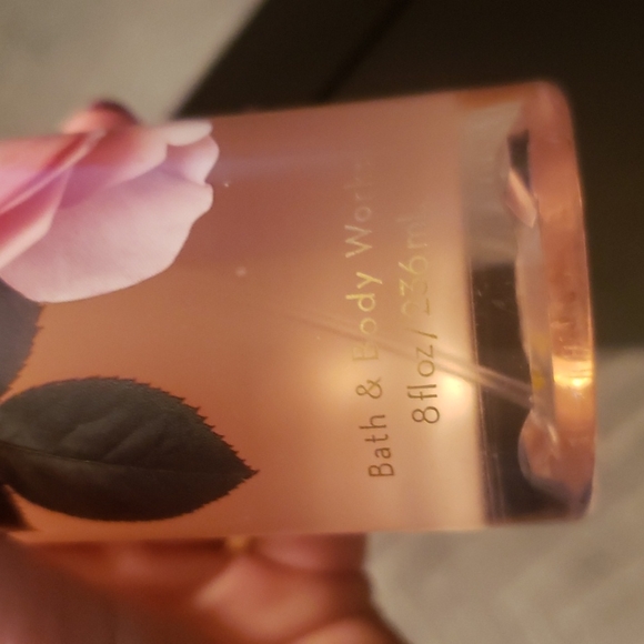 ๐น Rose fine fragrance mist from bath and body works - Picture 5 of 6